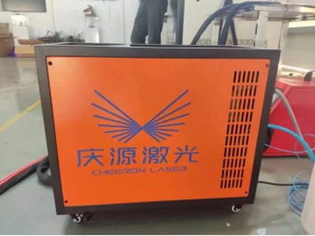 Air-cooled Handheld Laser Welder Portable Laser Welding Machine For Metal