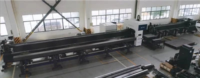 12 m sunkiųjų vamzdžių lazerinio pjovimo mašina su 520 mm 4 griebtuvais